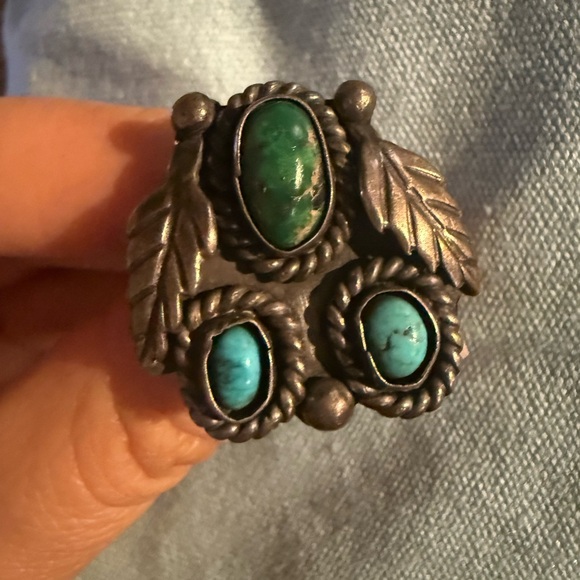 Turquoise and Silver Ring - Picture 3 of 7
